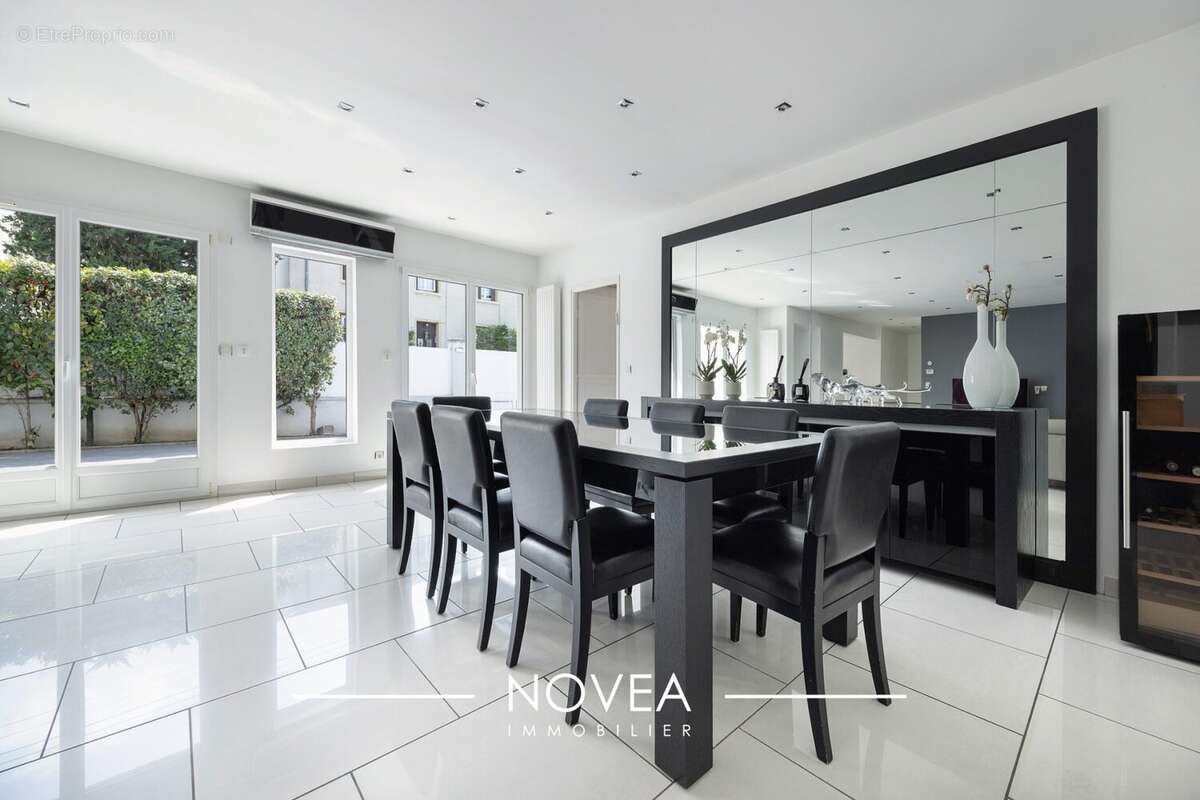 Maison 180 m² à Villeurbanne  - photo 4