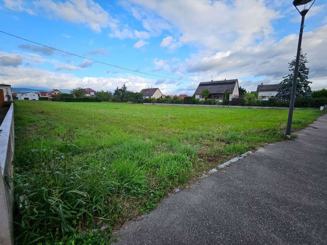Terrain à HOUSSEN