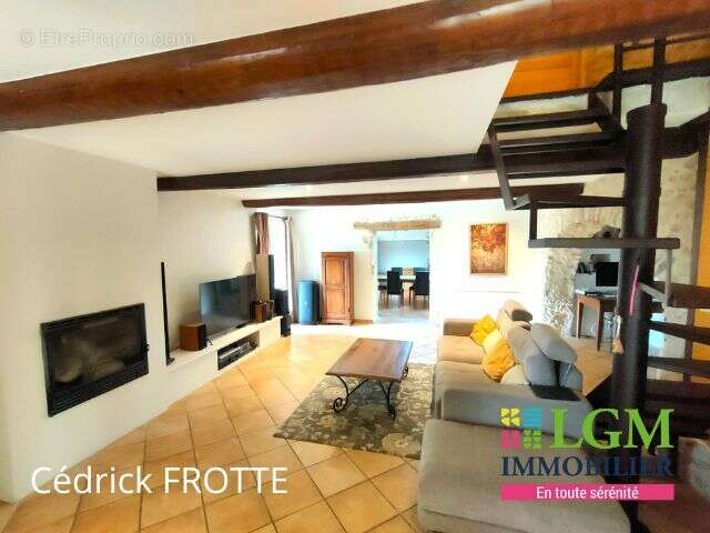 Charmant mas en pierre avec piscine et dependances - photo 3