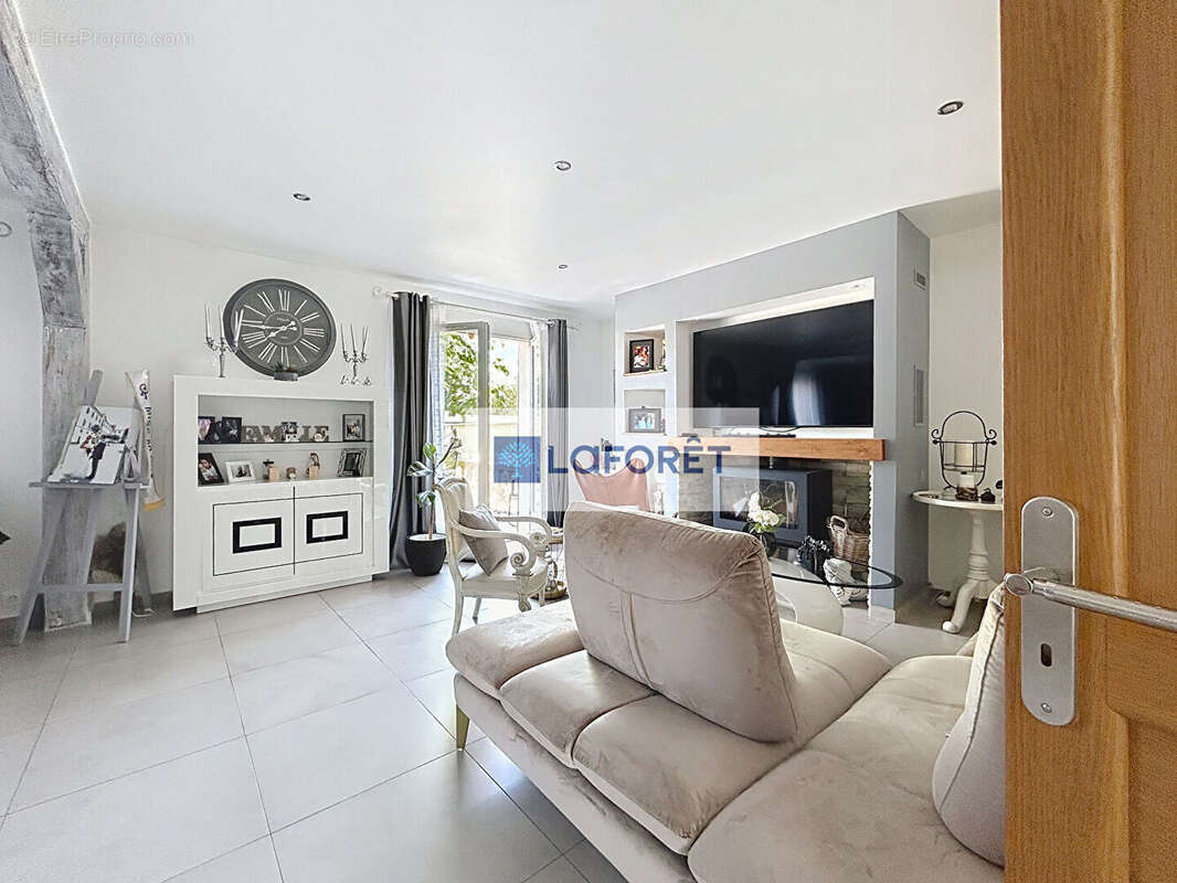 Maison à SARTROUVILLE