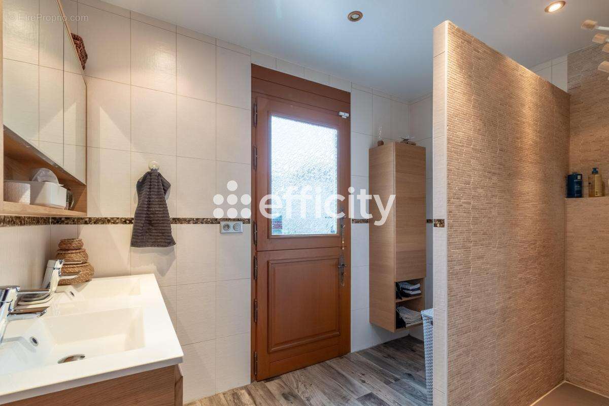 Maison à VILLENEUVE-LE-ROI