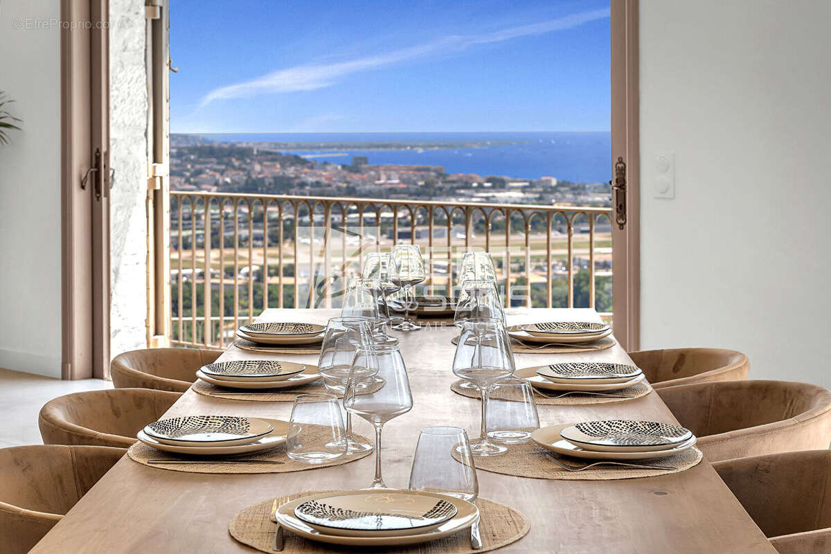 Maison à MANDELIEU-LA-NAPOULE