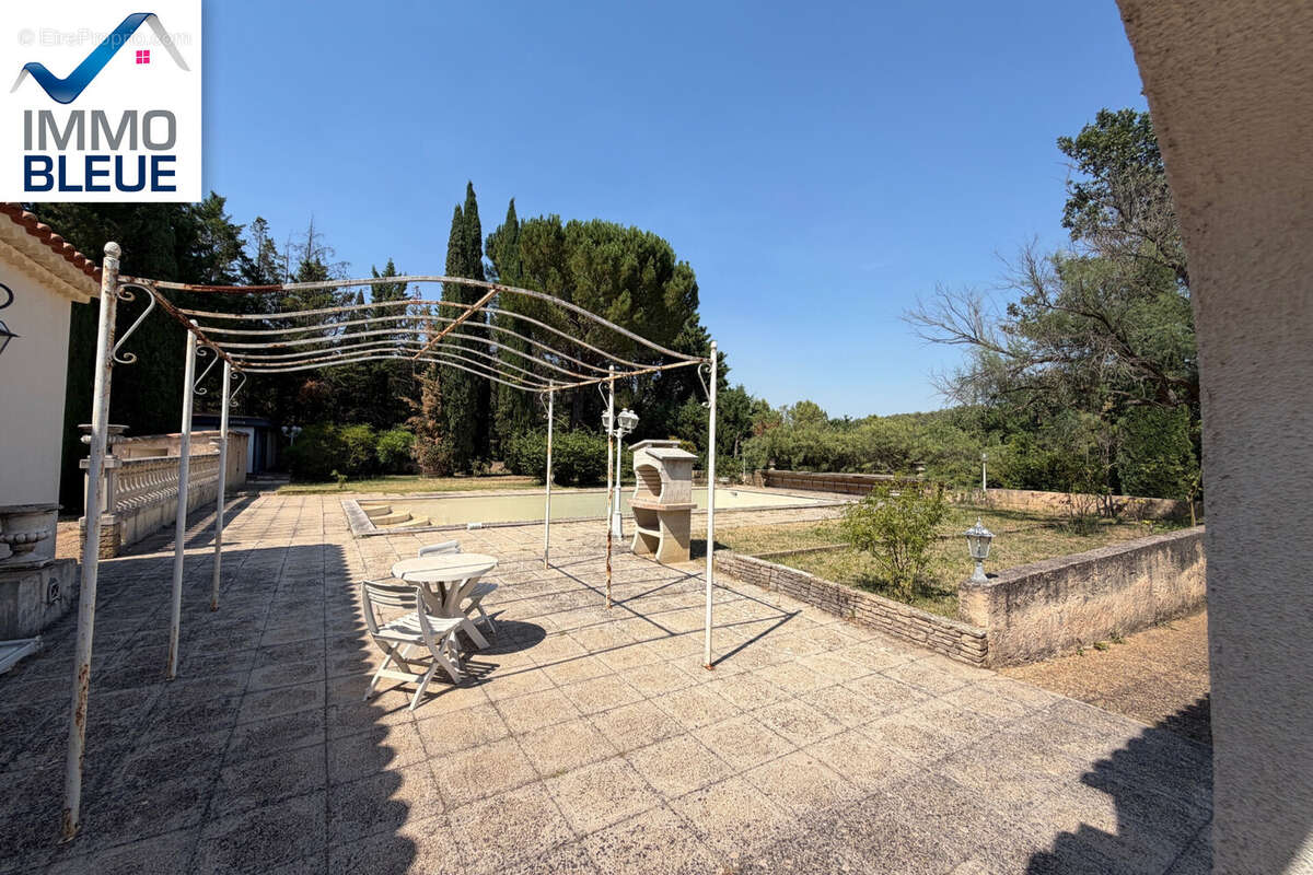 Maison 252 m² à Peynier  - photo 6