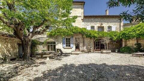 Maison à FONTVIEILLE