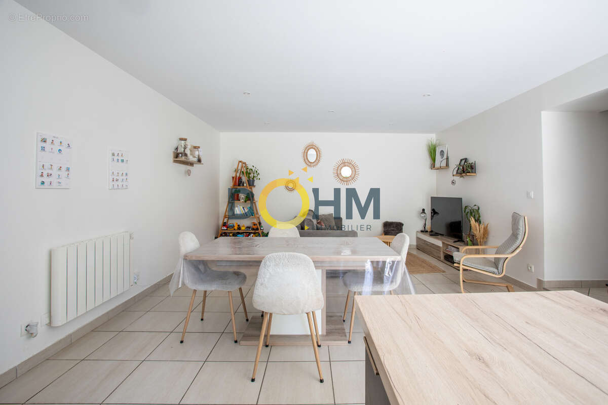Appartement à COGNIN