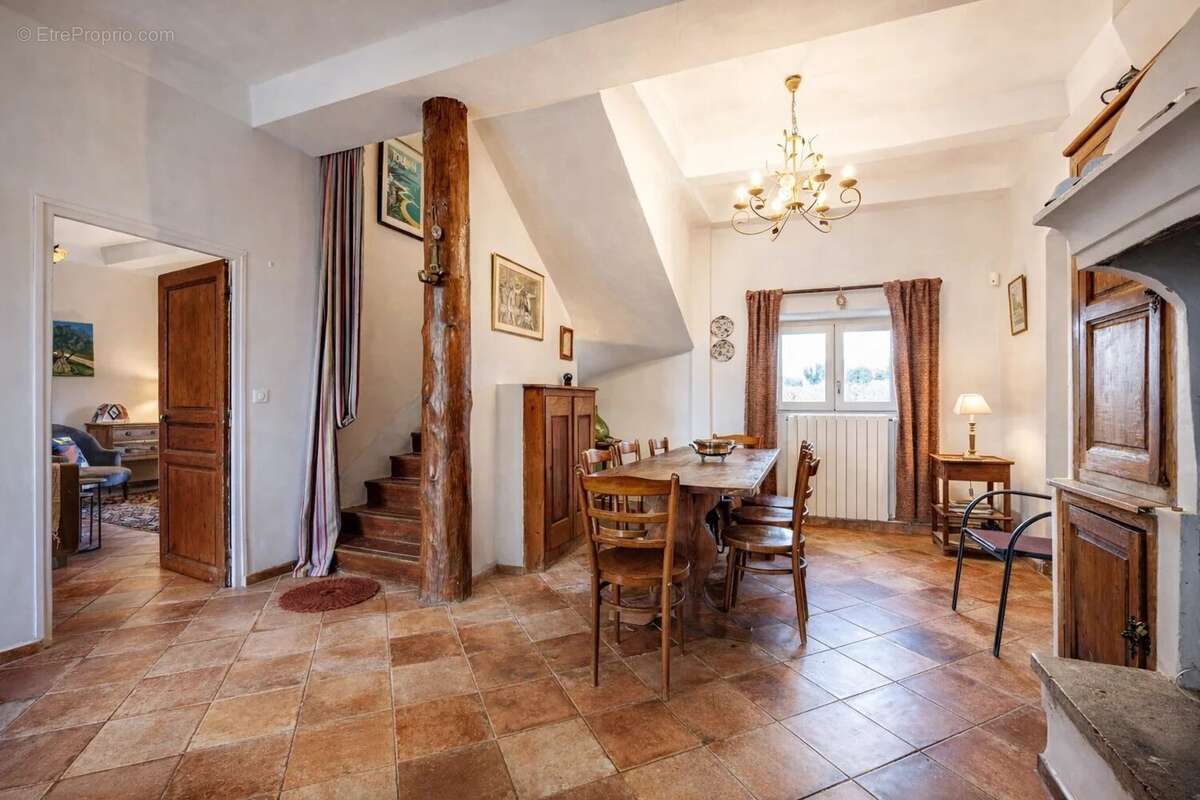 Maison à LE CASTELLET