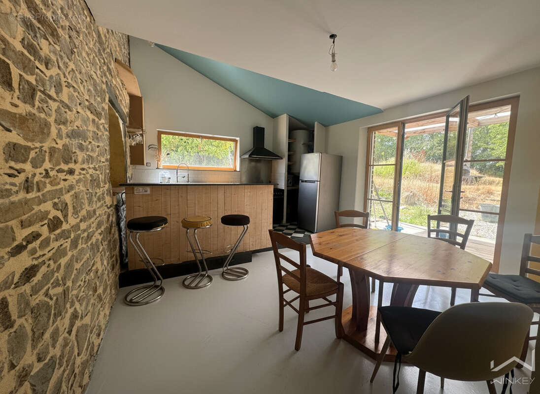 Authentique longère en pierre avec près de 5 000 m2 de terrain  -  Guichen - sans vis a vis - photo 2