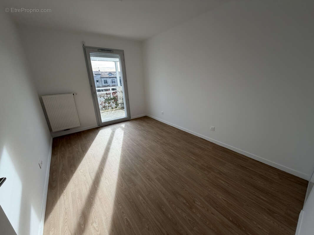 Appartement à TOULENNE