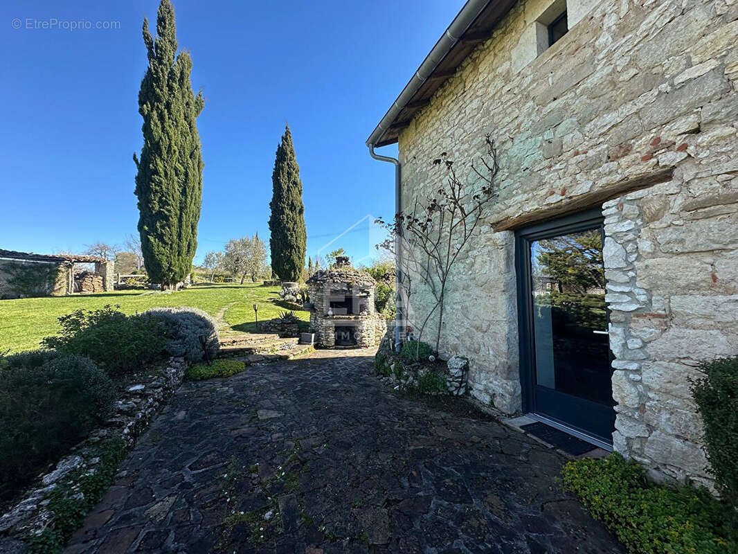 Autre à CASTELNAU-DE-MONTMIRAL
