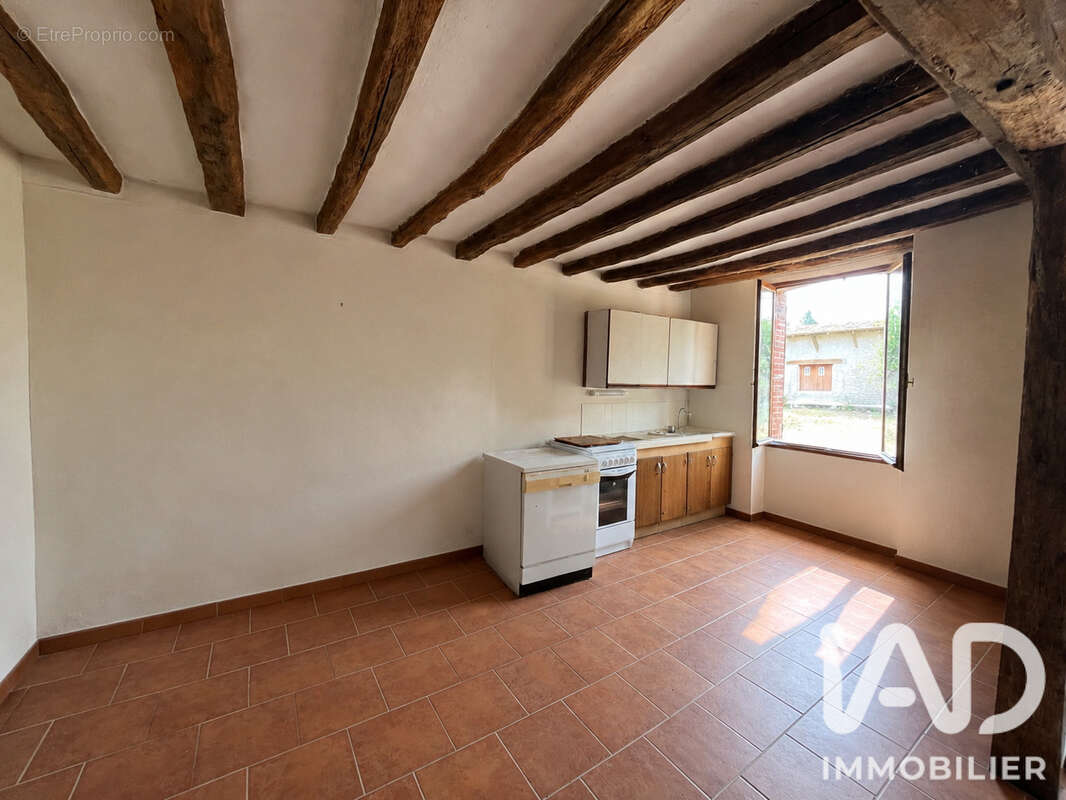 Maison 82 m² à Tremblay-Les-Villages  - photo 9