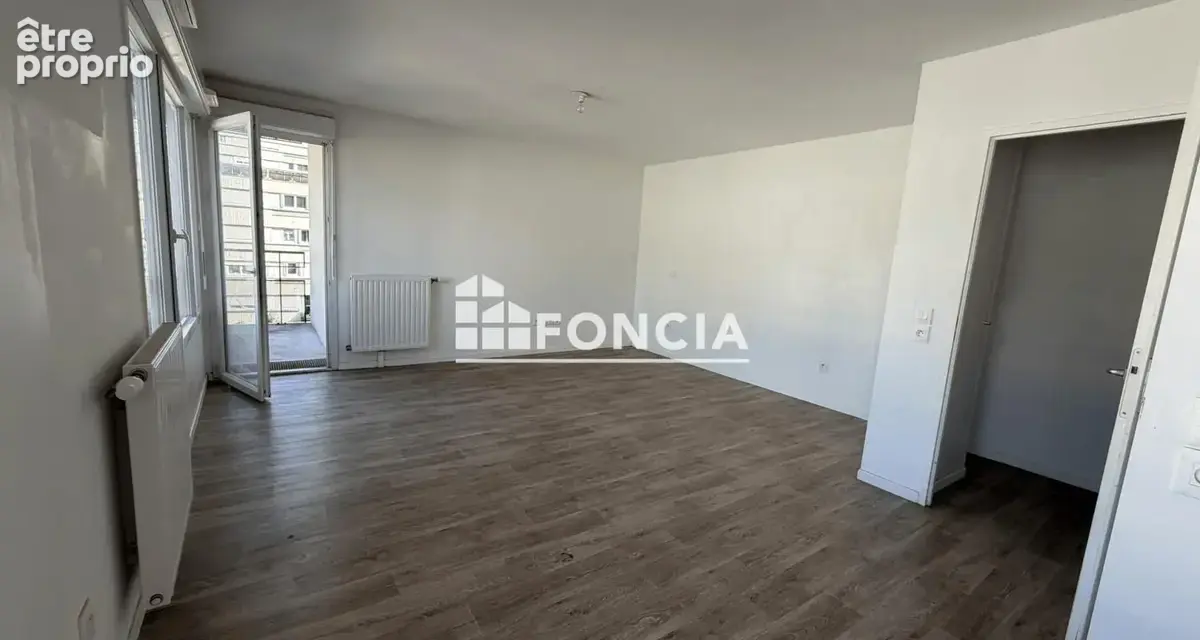 Appartement 1 pièce 33 m² à vendre à Les Ulis (91940) - photo 2