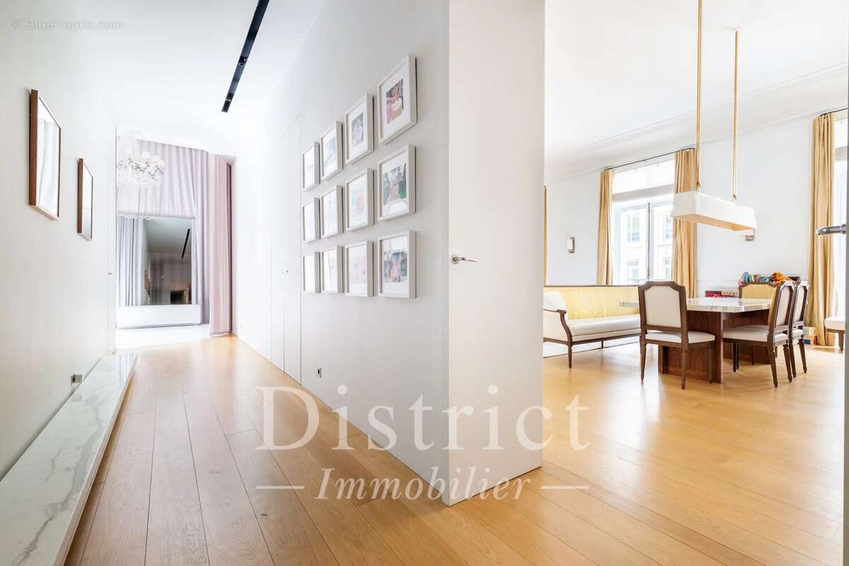 Exclusivité Avenue de Messine. Appartement entièrement rénové 242 m² - photo 18