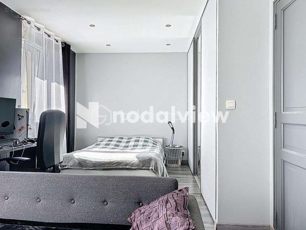 Maison à OZOUER-LE-VOULGIS