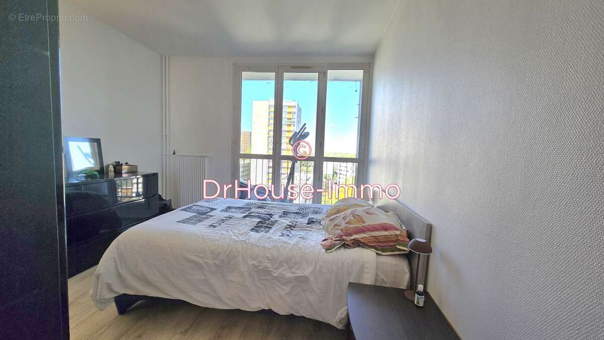 Appartement à LA COURNEUVE