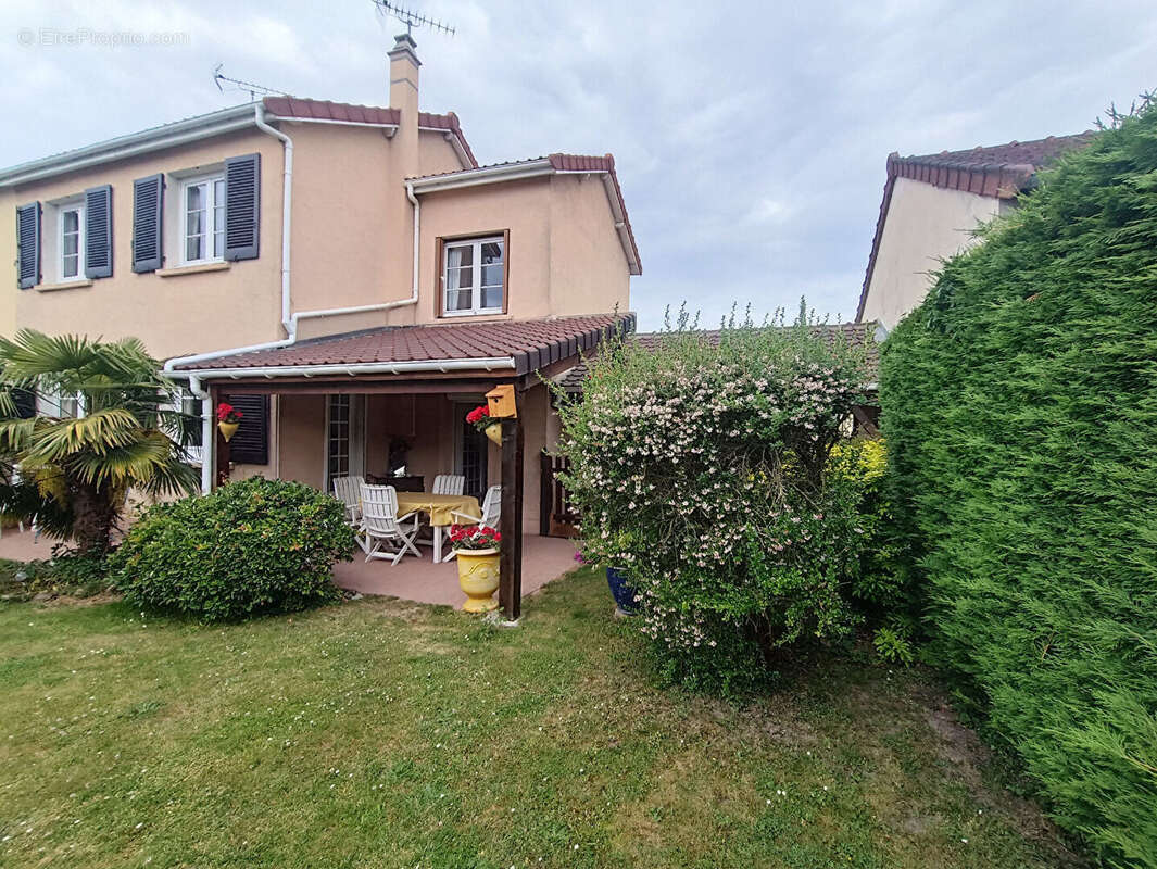 Maison à FONTENAY-LE-FLEURY