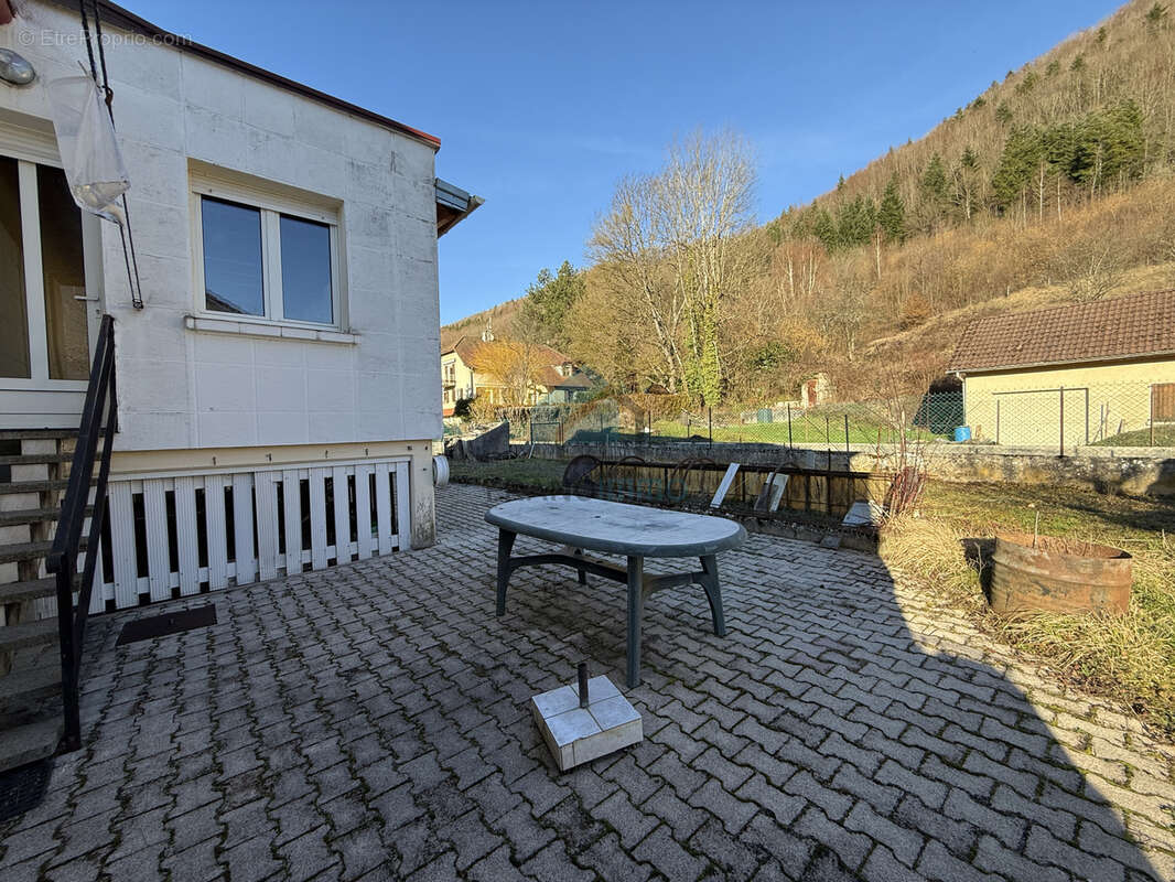 Maison à PONT-DE-ROIDE