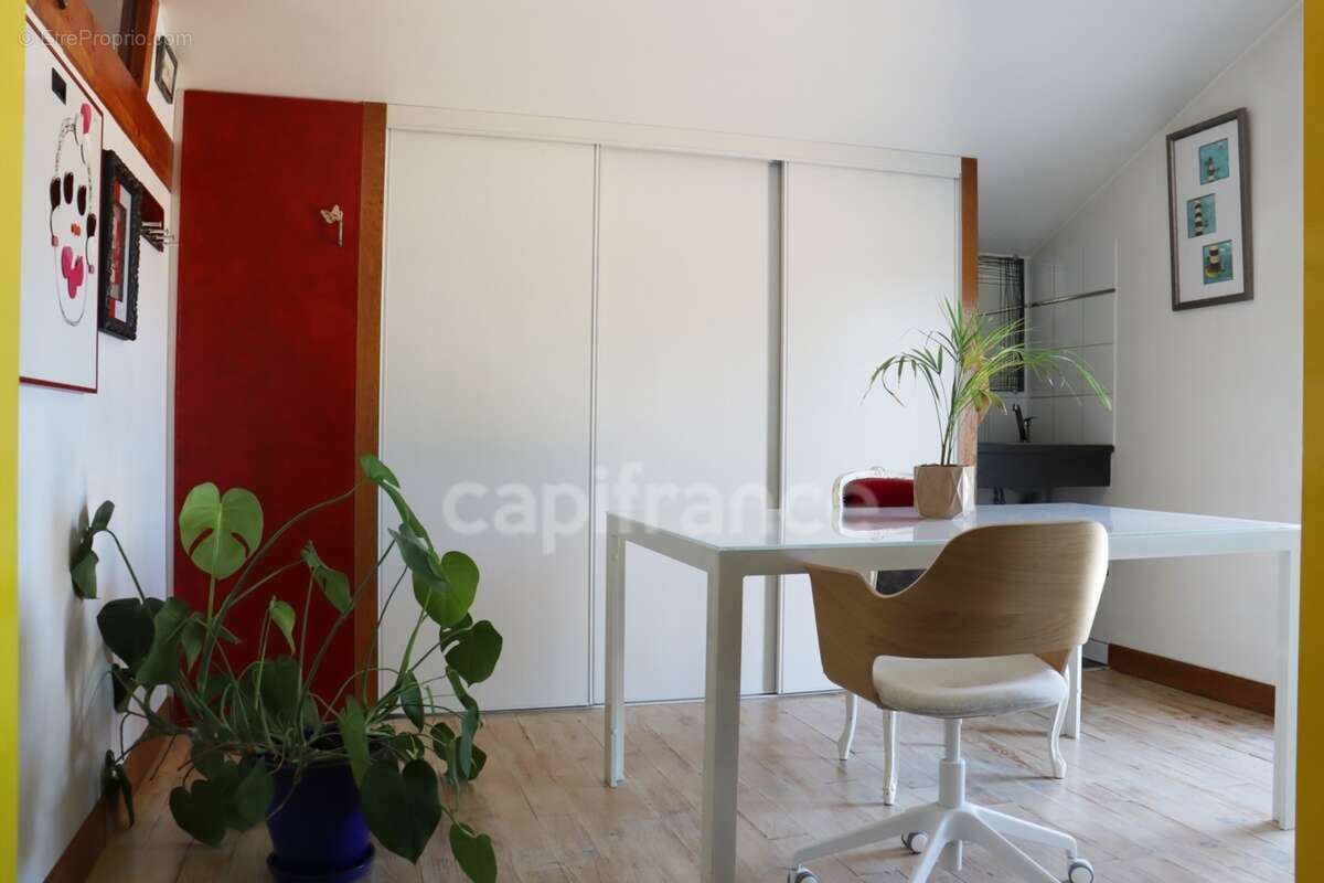 Maison de 116 m² - 4 chambres - proche services à pieds - garage -piscine - photo 27