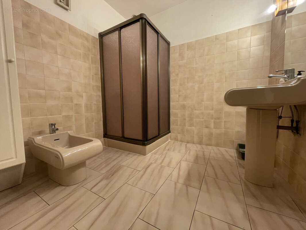 Maison à SAINT-GERMAIN-LESPINASSE