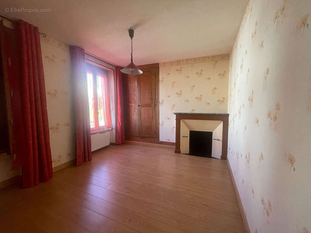 Maison à MONTMIRAIL