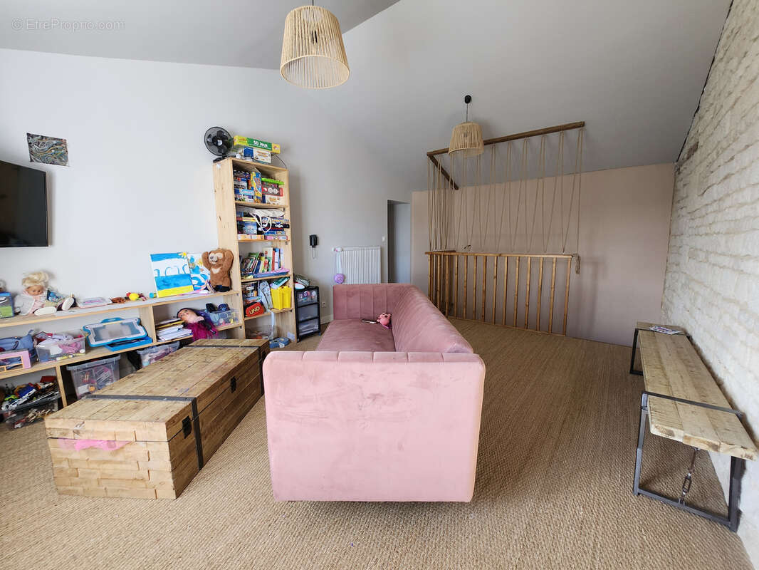 Maison à SAINTE-GEMME-LA-PLAINE