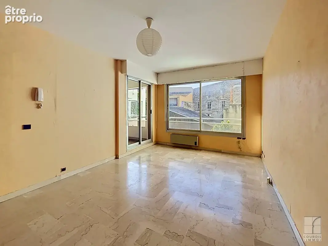 Nîmes- Jean Jaurés-  Studio 28 m² - photo 3