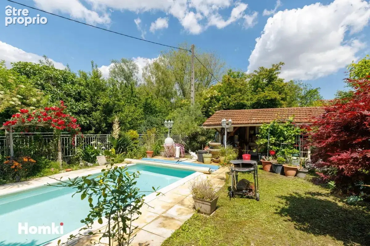 Appartement T5 de 108 m² à Saint-Symphorien-d'Ozon 69360, Avenue Robert Schumann avec jardin privatif et piscine - photo 2