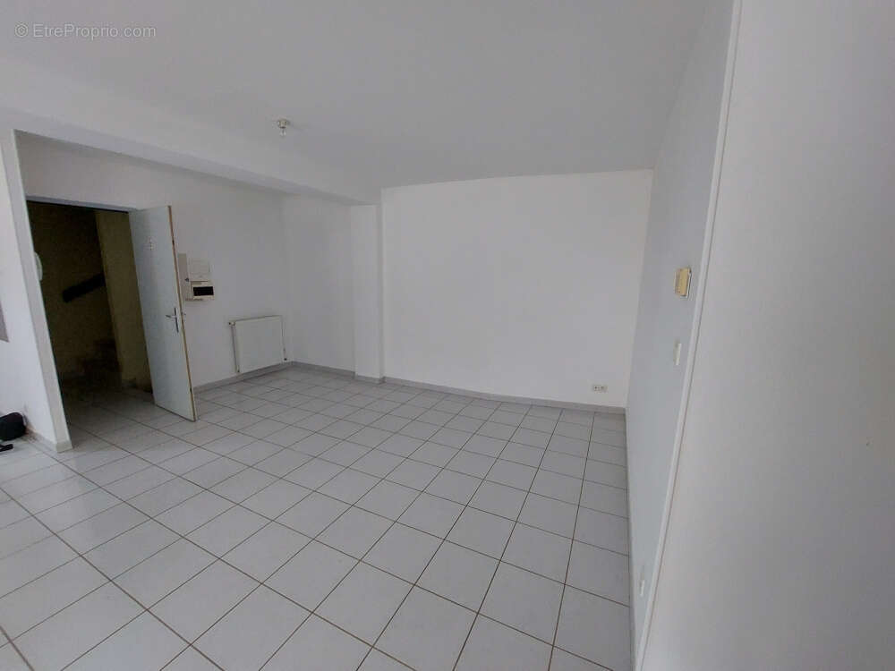 Appartement à VILLIEU-LOYES-MOLLON