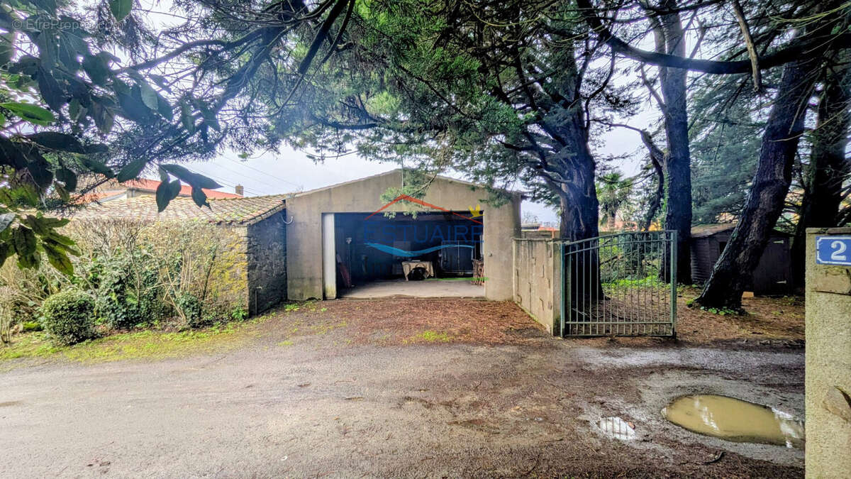 Maison à AIGREFEUILLE-SUR-MAINE