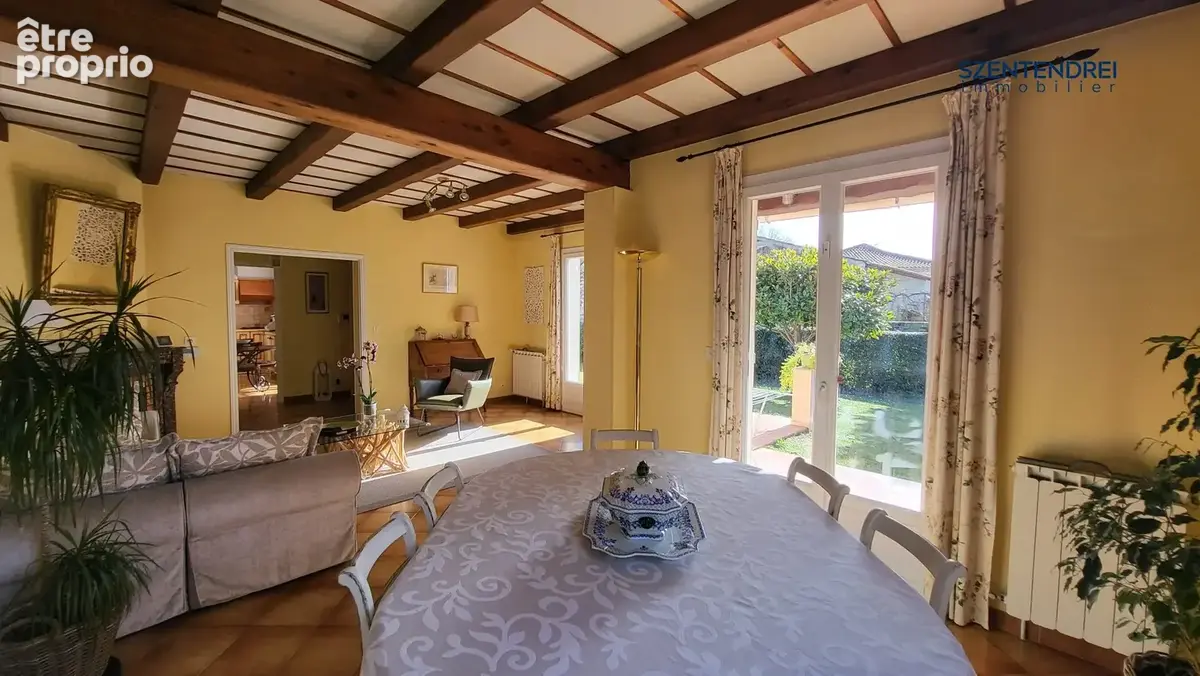 vente villa szentendrei immobilier le cailar