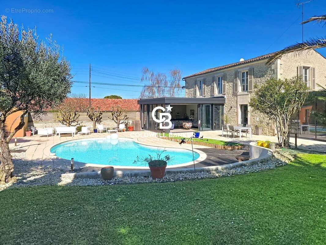 Maison à FONTENAY-LE-COMTE