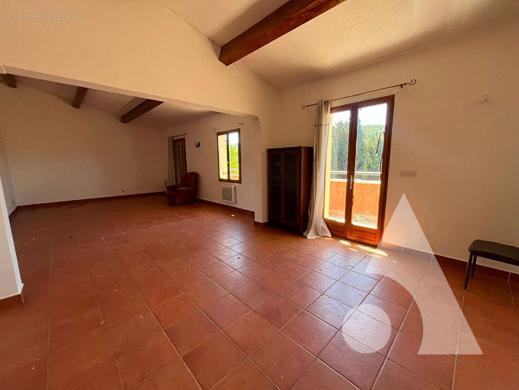Appartement à SALERNES