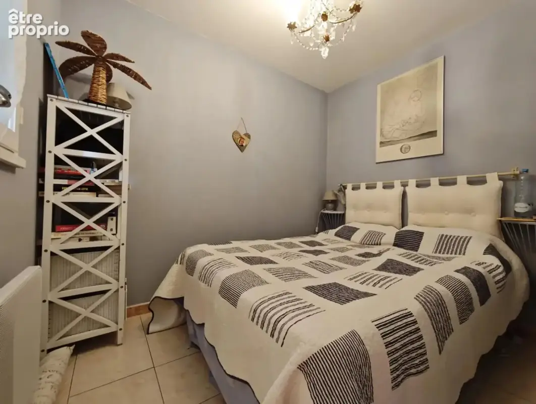 À VENDRE – Charmant T2 meublé avec vue, piscine et parking – Gruissan - photo 4