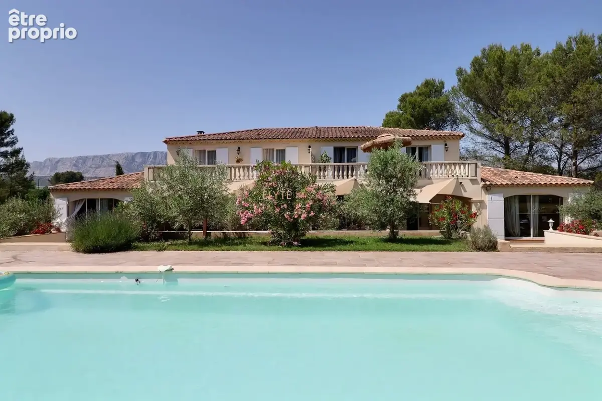 Maison 9 pièces 334 m² à vendre à Rousset (13790) - photo 2