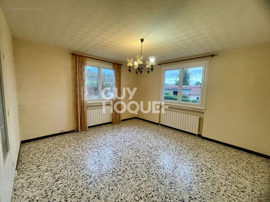 Maison à POUILLY-LES-FEURS