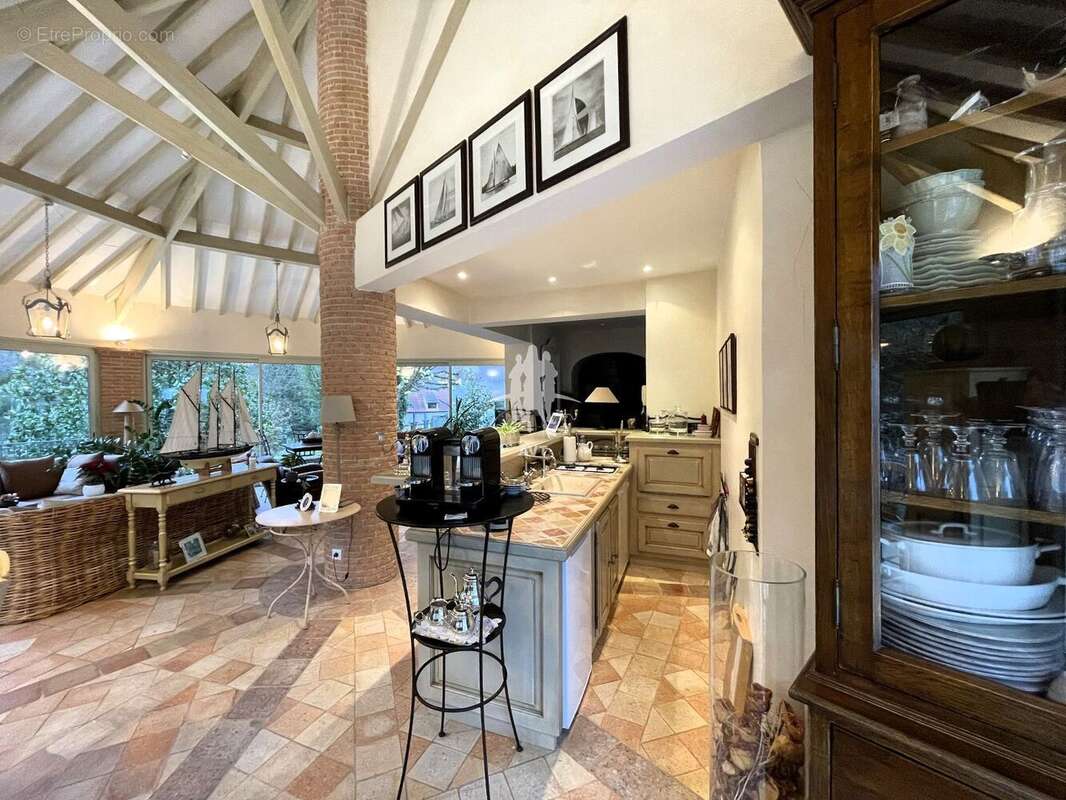 311 m² à Douains  - photo 4