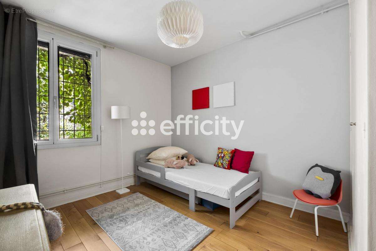 Maison à LA CELLE-SAINT-CLOUD