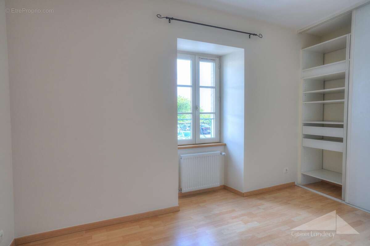 Appartement à THOIRY