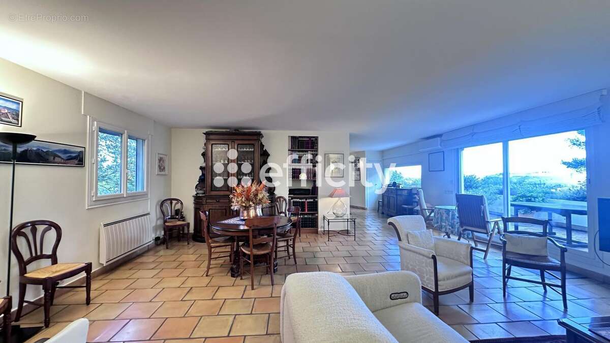 Appartement à VILLENEUVE-LES-AVIGNON