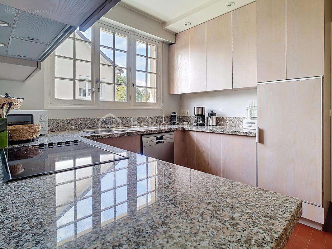 Maison à CHAMPS-SUR-MARNE