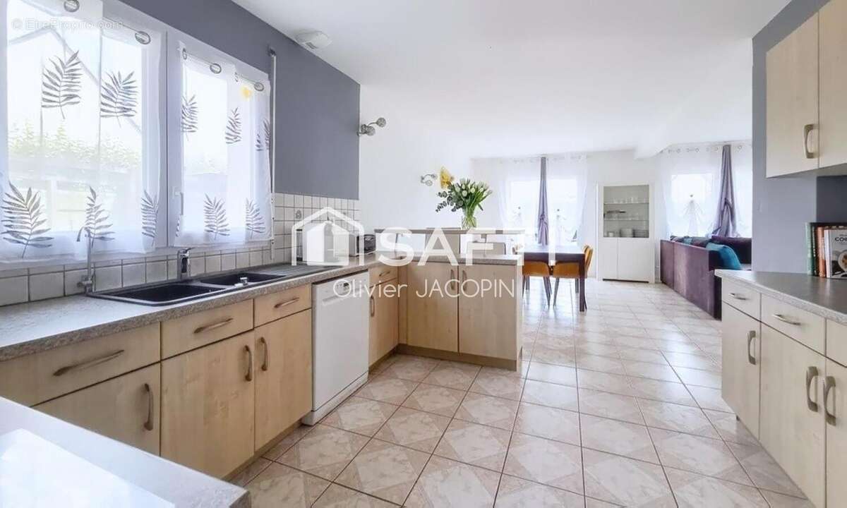 Maison 112 m² à Bourg-Blanc  - photo 3