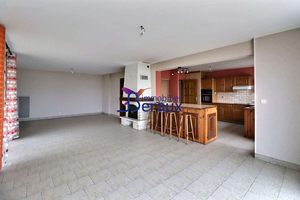 Maison à LE MESNIL-SOUS-JUMIEGES