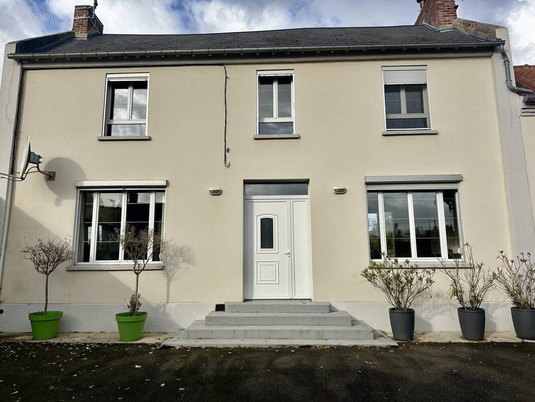 Facade - Maison à AMIENS