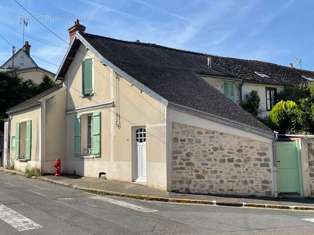Maison à SAMOIS-SUR-SEINE