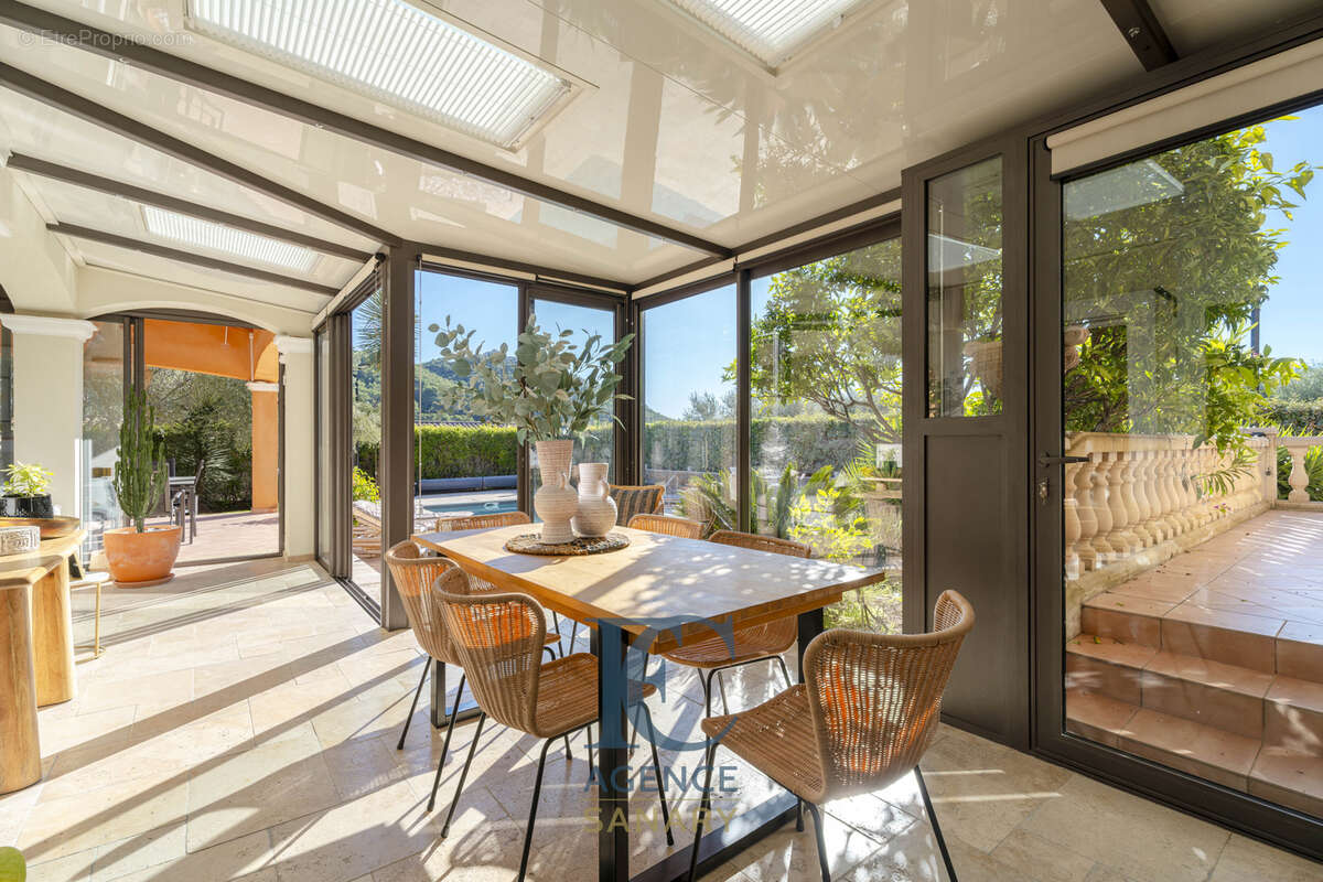 Maison à LE CASTELLET