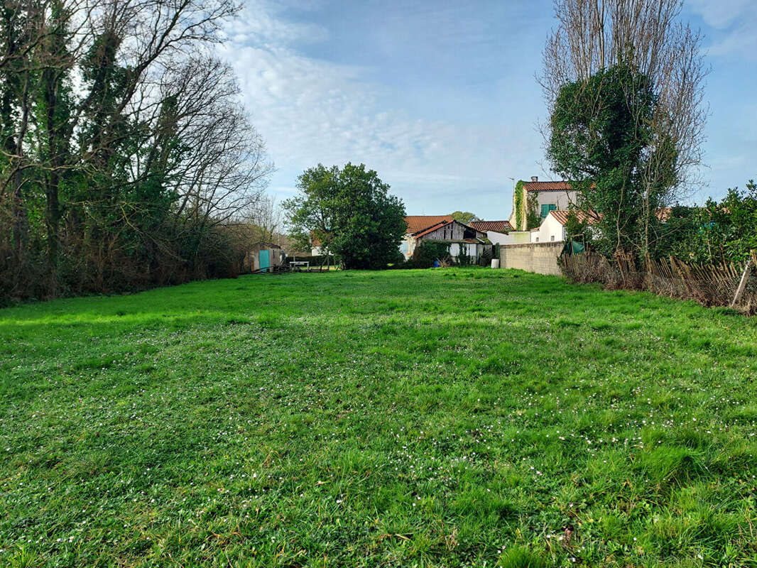 Terrain à LE CHATEAU-D'OLERON