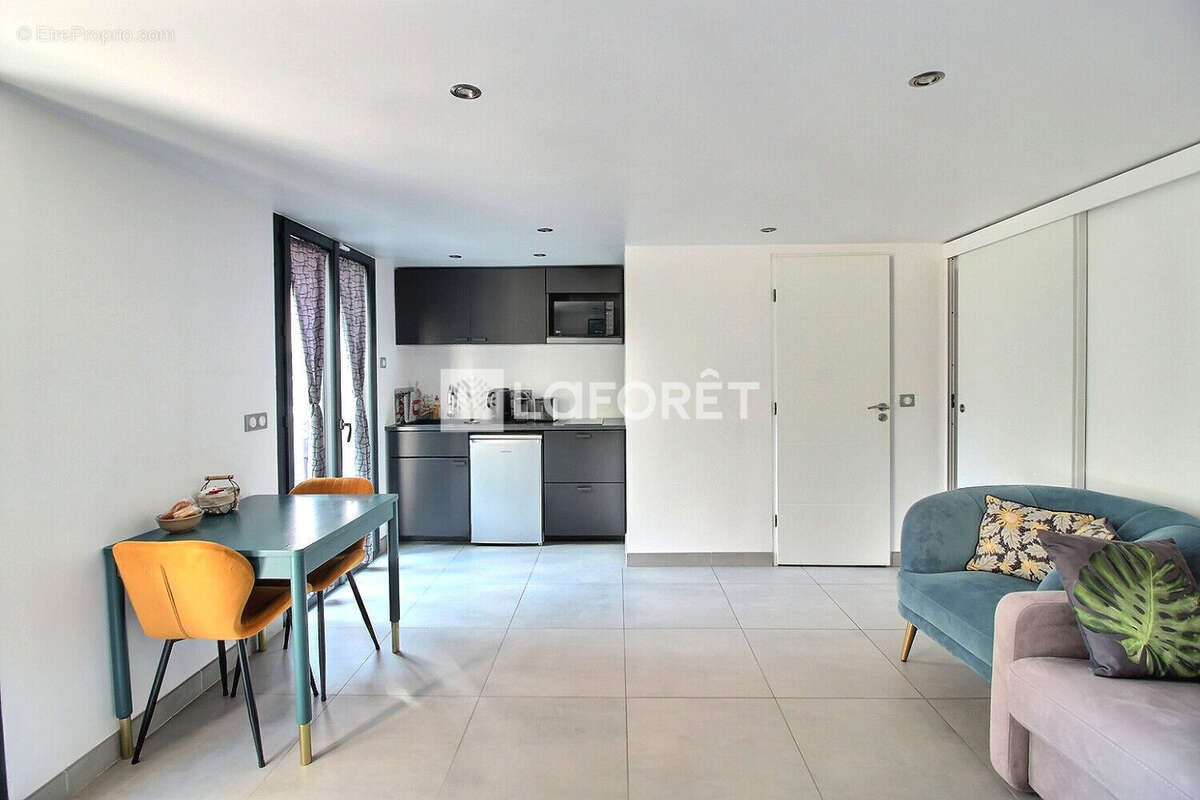 Maison à LA GARENNE-COLOMBES