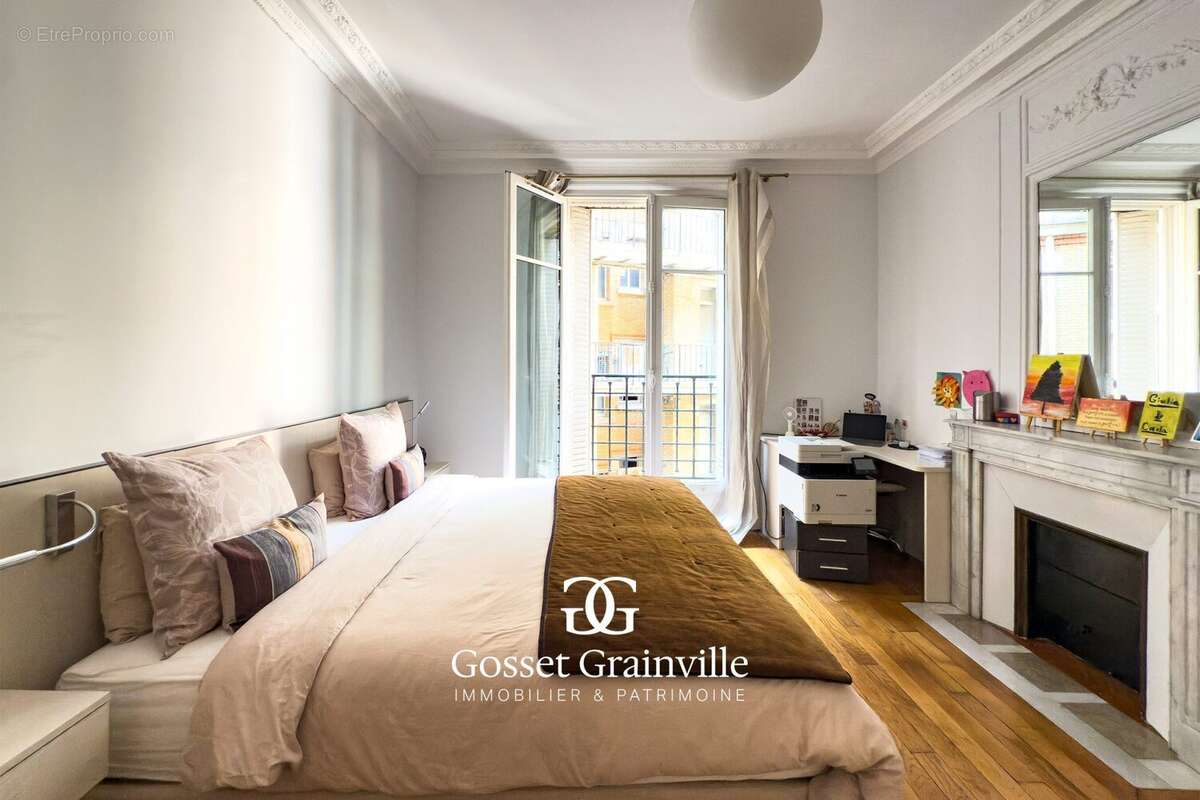 Appartement à NEUILLY-SUR-SEINE