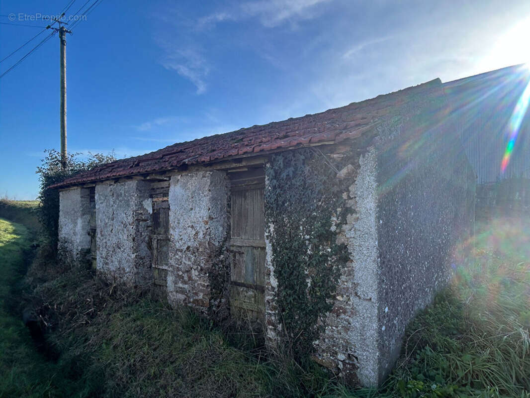 Maison à LE LOUROUX-BECONNAIS