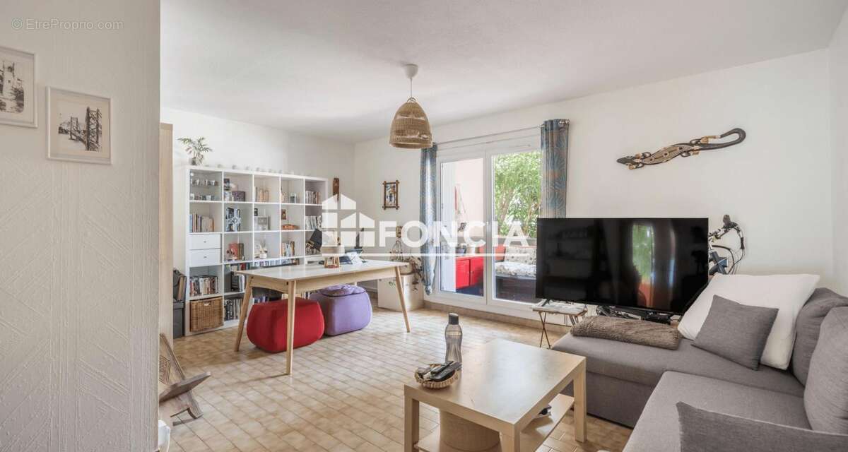 Grand T2 avec jardinet, terrasse et garage - photo 4