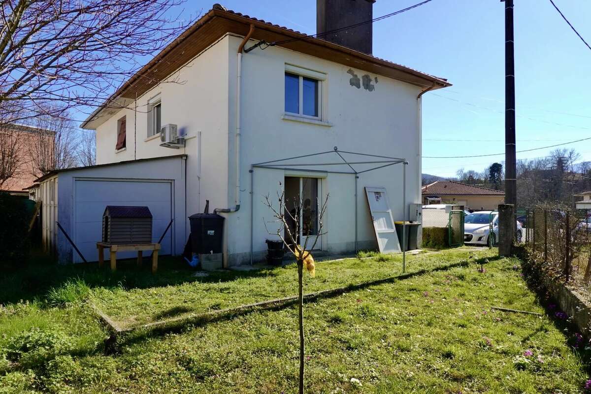 Maison à MONTREJEAU